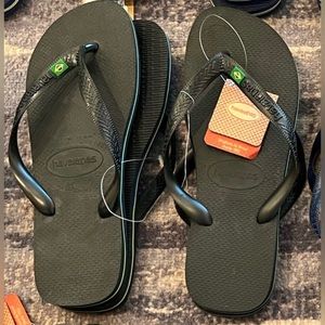 Havaianas flip flops. Brazil size 43/44 (Mens US Size 11/12) Black beach sandals